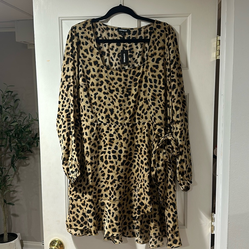 BRAND NEW-Leopard Express dress